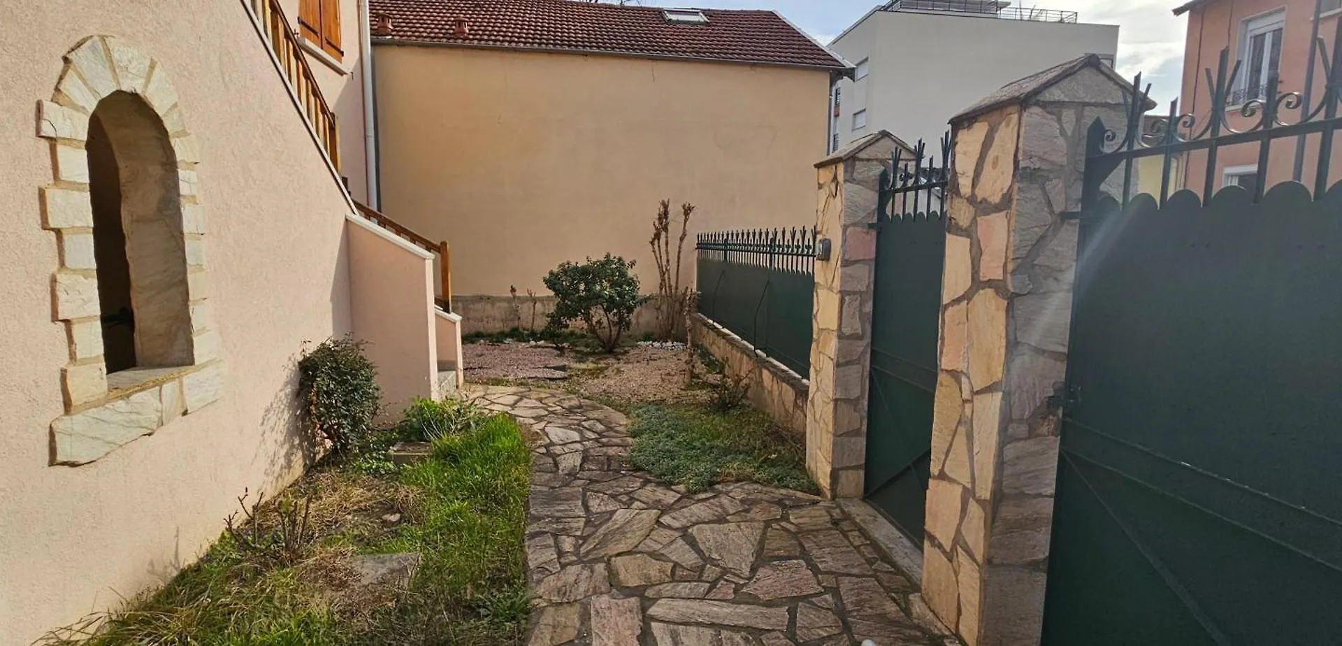 Maison De Ville Coeur De Villeurbanne France